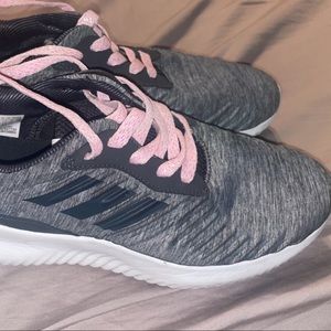 Size 8 womens Adidas Alphabounce